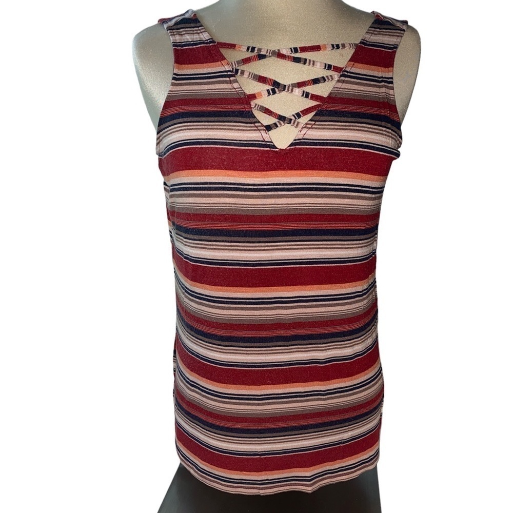 Maurice’s 24/7 blouse sleeveless V-neckline with criss cross high/low Size Small